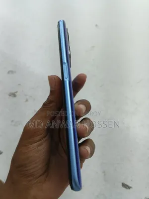 রিয়েলমি ৯আই ১২৮ জিবি নীল