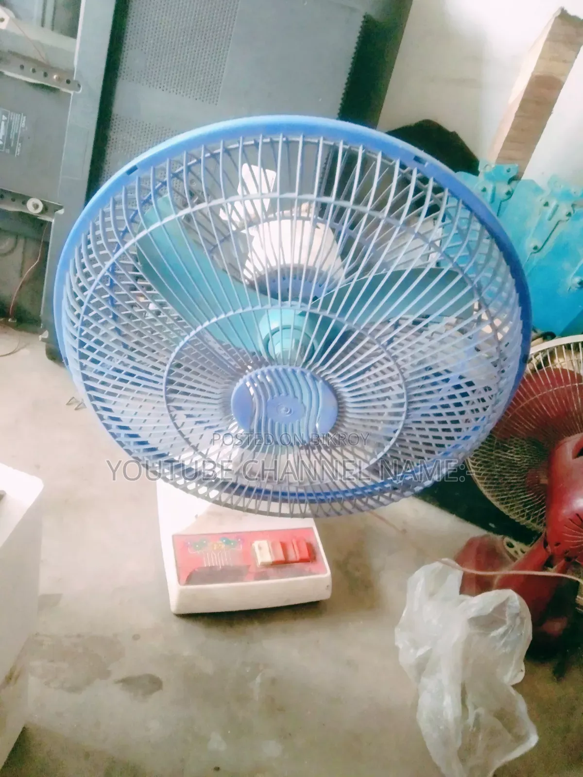 টেবিল ফ্যান।