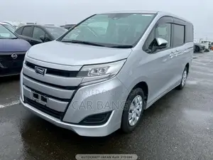 টয়োটা নোয়া ২০২১ সিলভার
