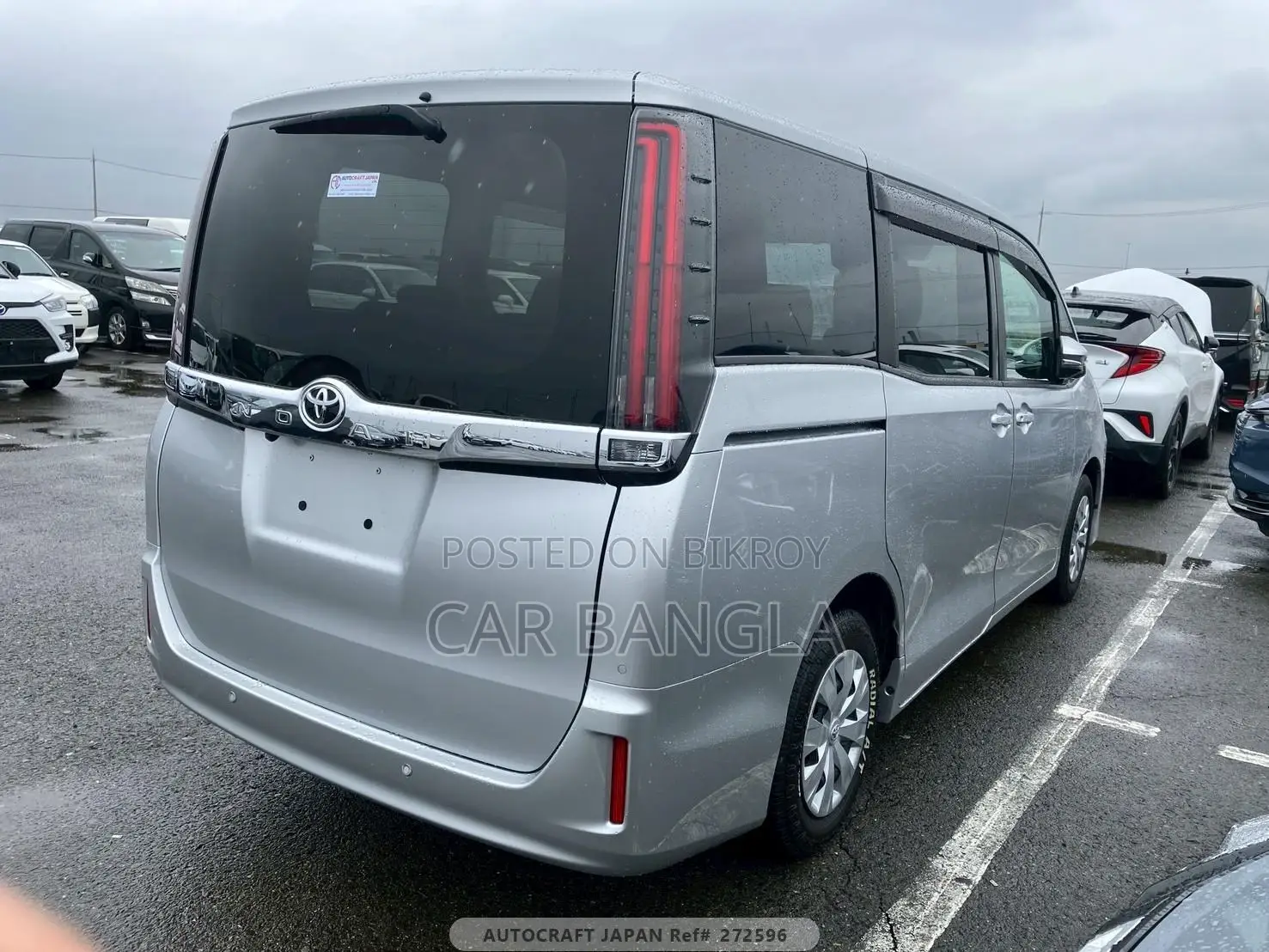 Toyota Noah 2021 Silver