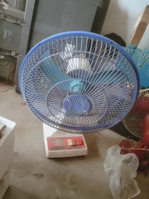টেবিল ফ্যান।
