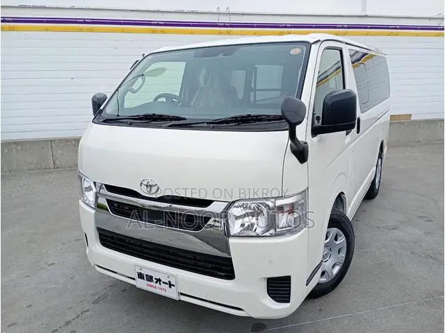 Toyota HiAce 2021 White