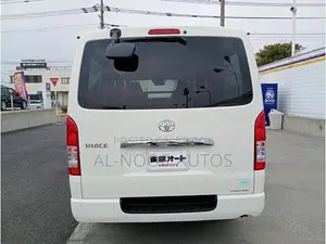 Toyota HiAce 2021 White