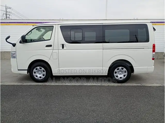 Toyota HiAce 2021 White
