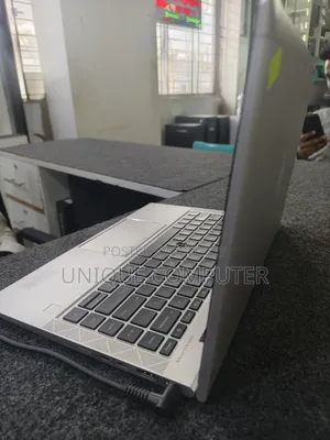 Laptop HP Elitebook 840 G8 8gb Amd Ryzen 9 SSD 256gb