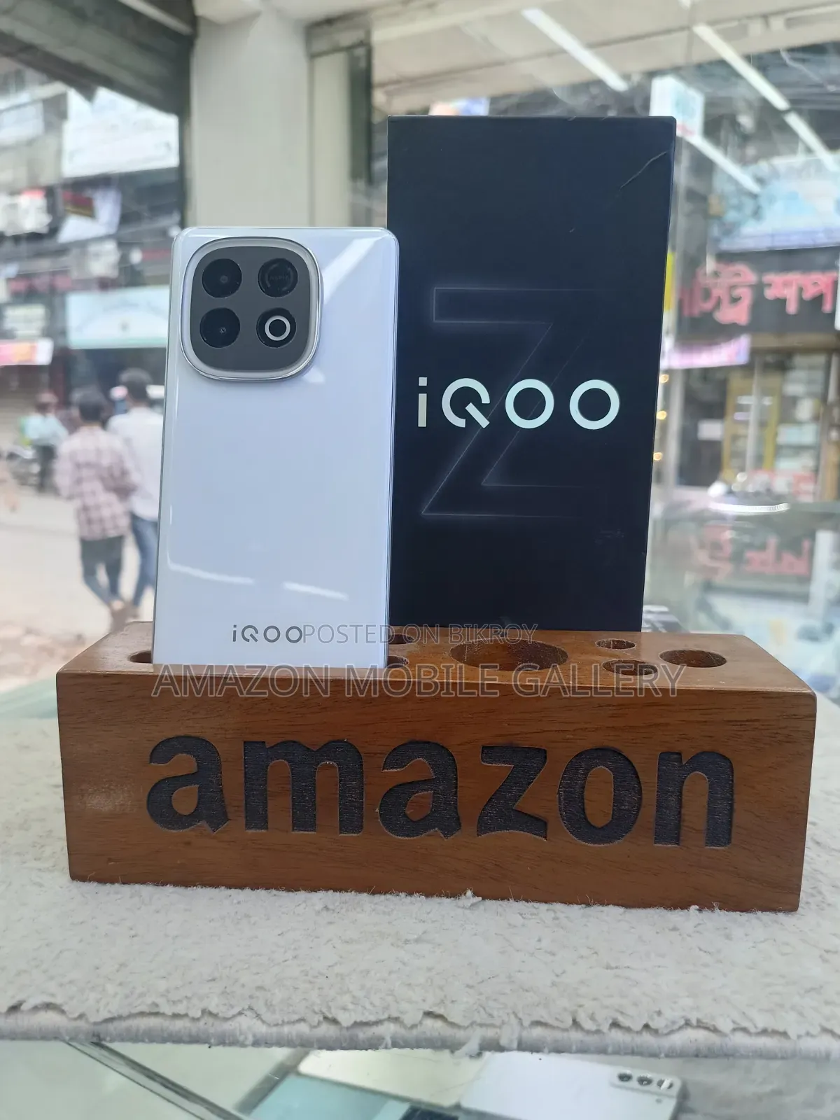 iQOO 256 GB White