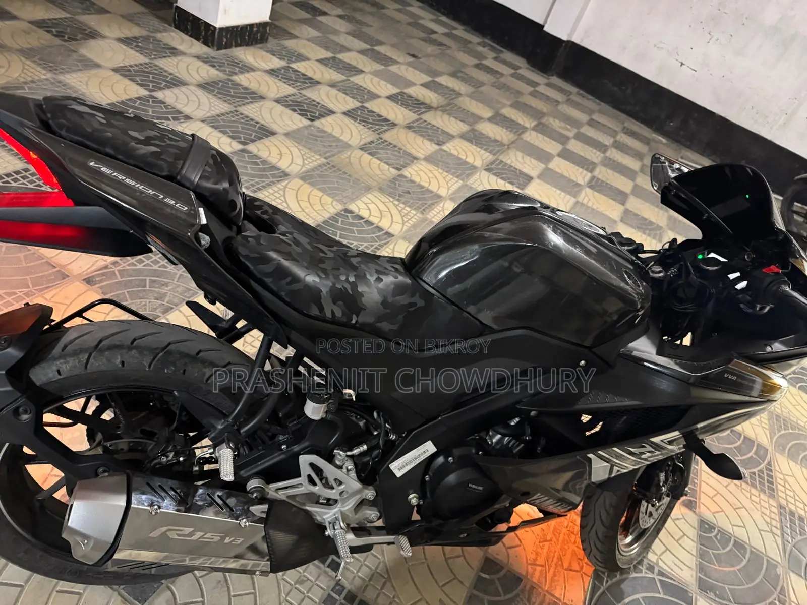 নতুন ইয়ামাহা আর১৫ ভি৩ ২০২৫ কালো