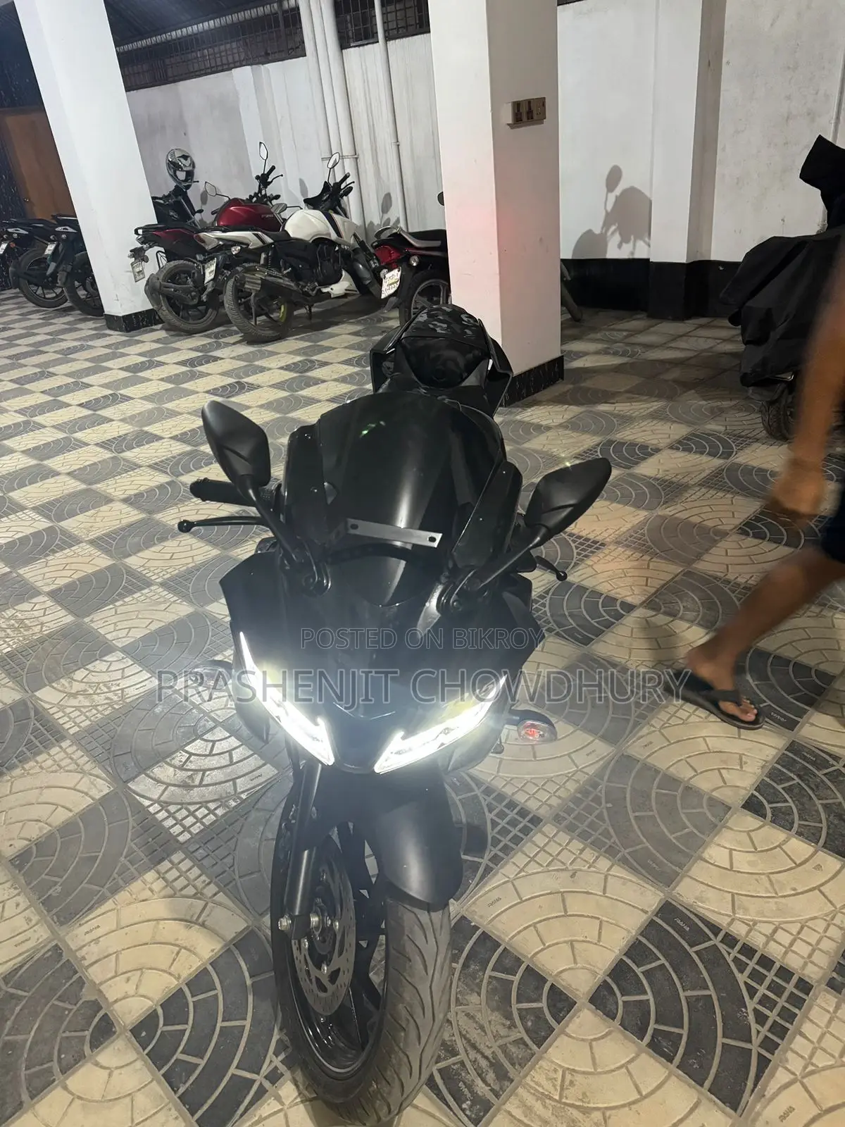 নতুন ইয়ামাহা আর১৫ ভি৩ ২০২৫ কালো