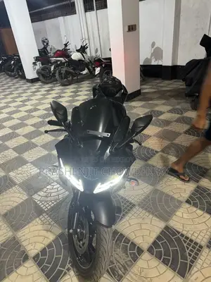 নতুন ইয়ামাহা আর১৫ ভি৩ ২০২৫ কালো