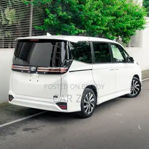 Toyota Voxy Hybrid S-Z 2WD 7-Seater 2022 Pearl