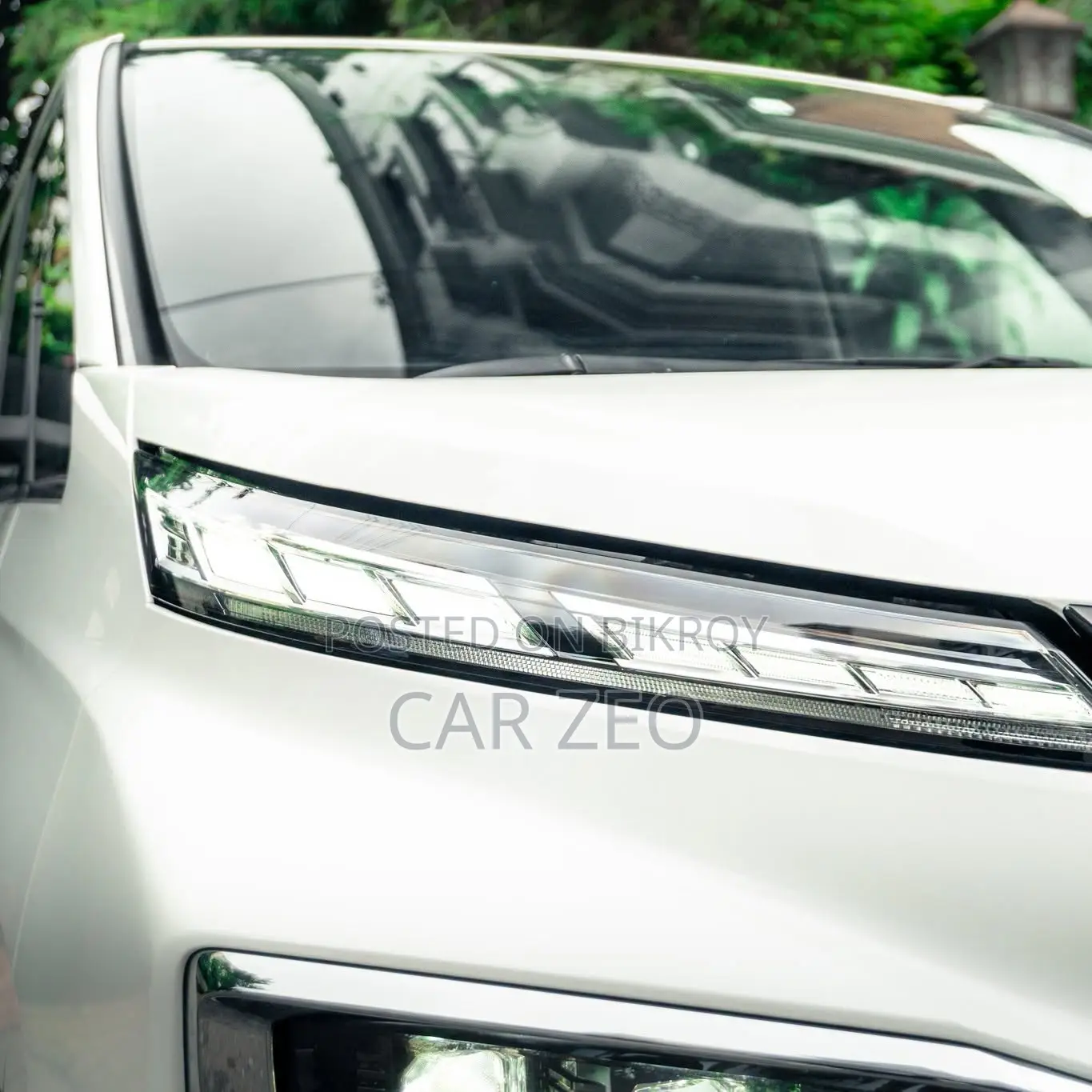 Toyota Voxy Hybrid S-Z 2WD 7-Seater 2022 Pearl
