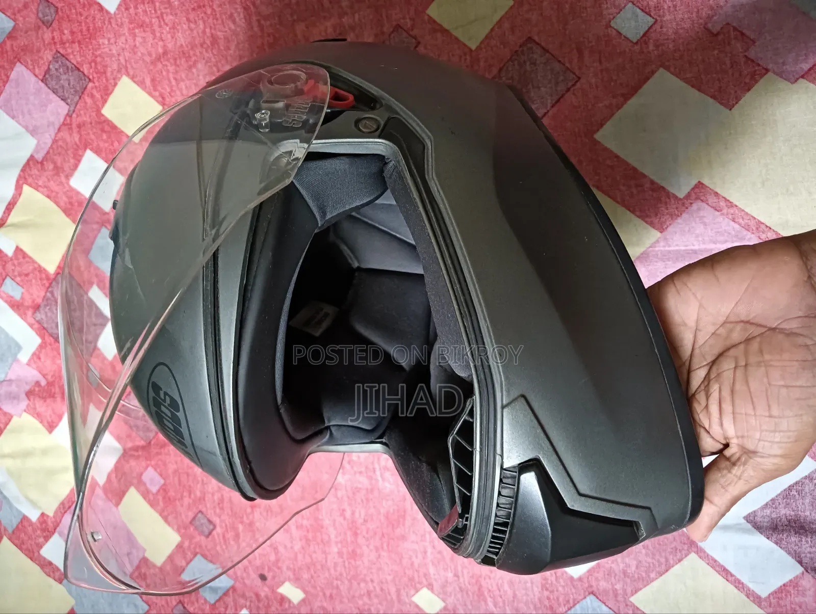 স্টাডস হেলমেট
