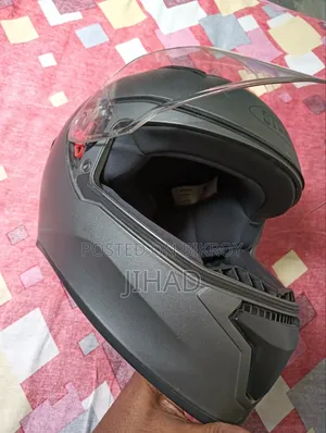 স্টাডস হেলমেট