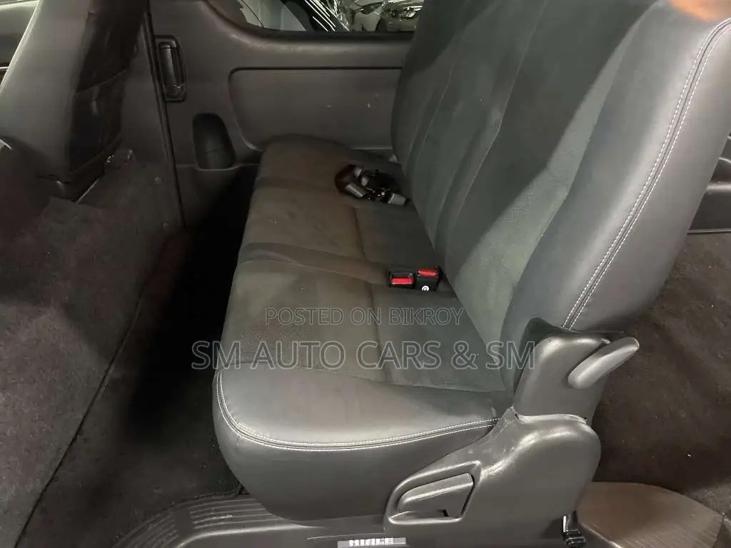 Toyota HiAce 2023 Black