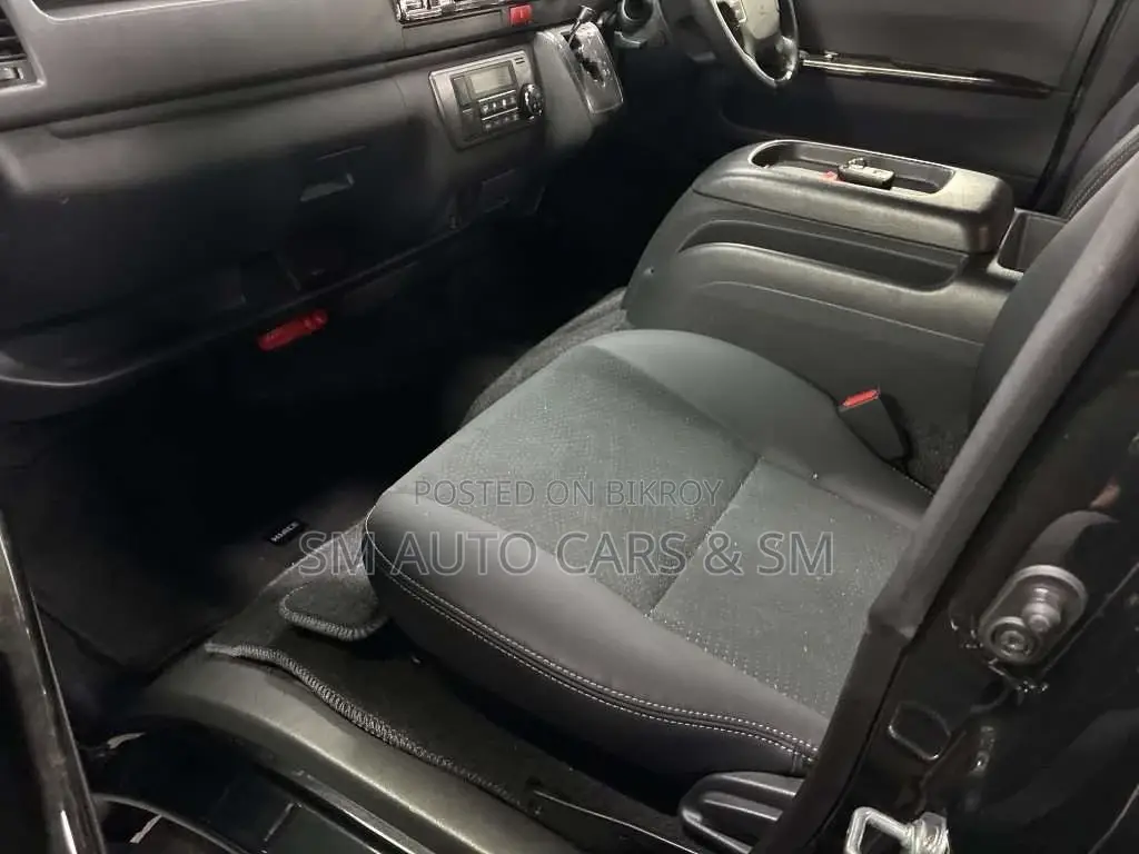 Toyota HiAce 2023 Black