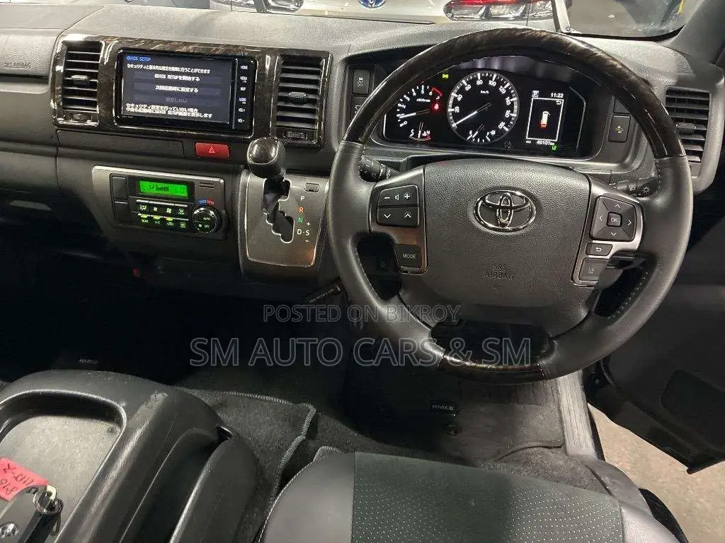 Toyota HiAce 2023 Black