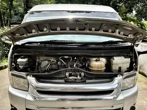 Toyota HiAce 2005 Silver