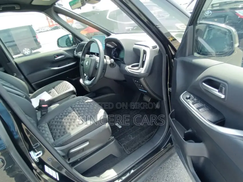 Toyota Voxy 2023 Black