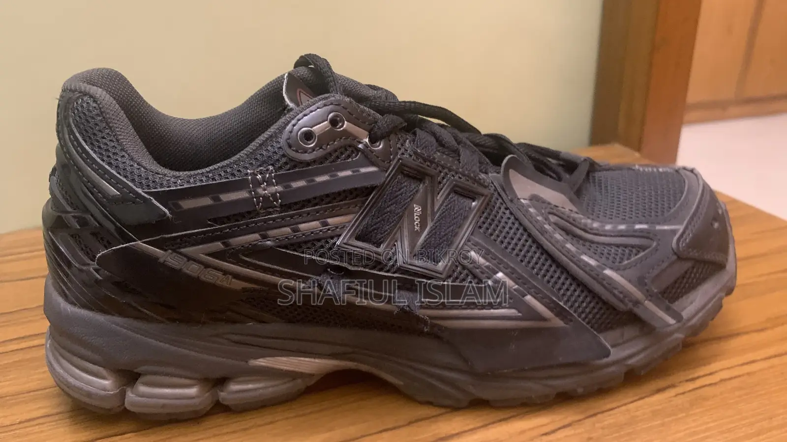 1906r-Inspired Running Shoe
