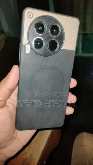 টেকনো ক্যামন ৩০ ৫জি ৫১২ জিবি সাদা