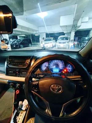 Toyota Yaris 2015 Red