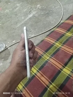 অ্যাপল আইফোন ৬ ১৬ জিবি রূপালী