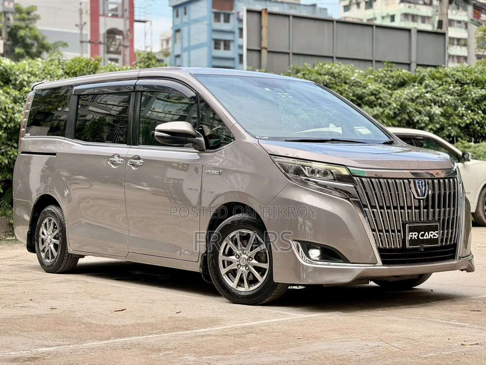 Toyota Esquire 1.8 Front-Wheel Drive Hybrid (7 Seater) 2018 Brown