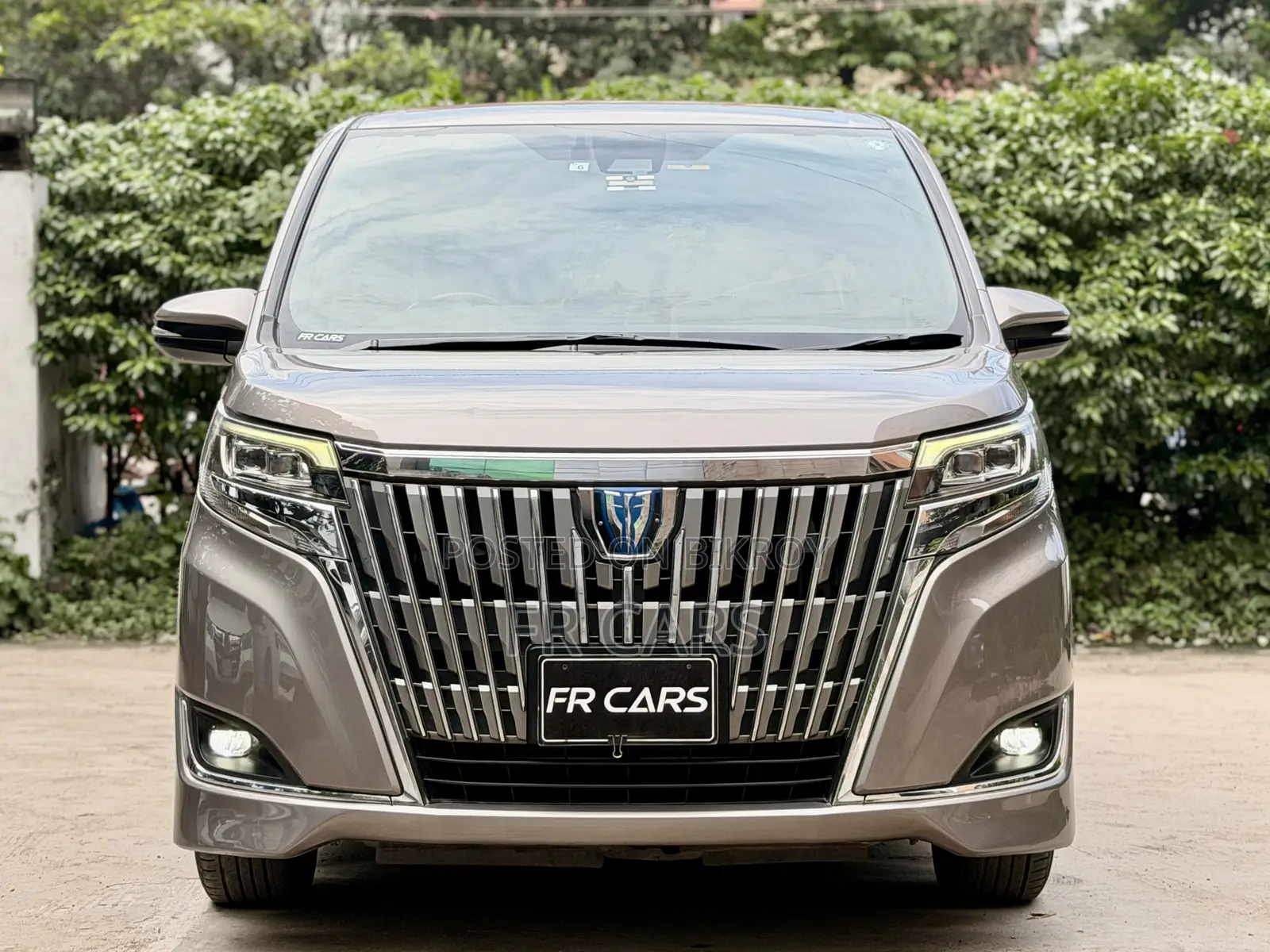 Toyota Esquire 1.8 Front-Wheel Drive Hybrid (7 Seater) 2018 Brown