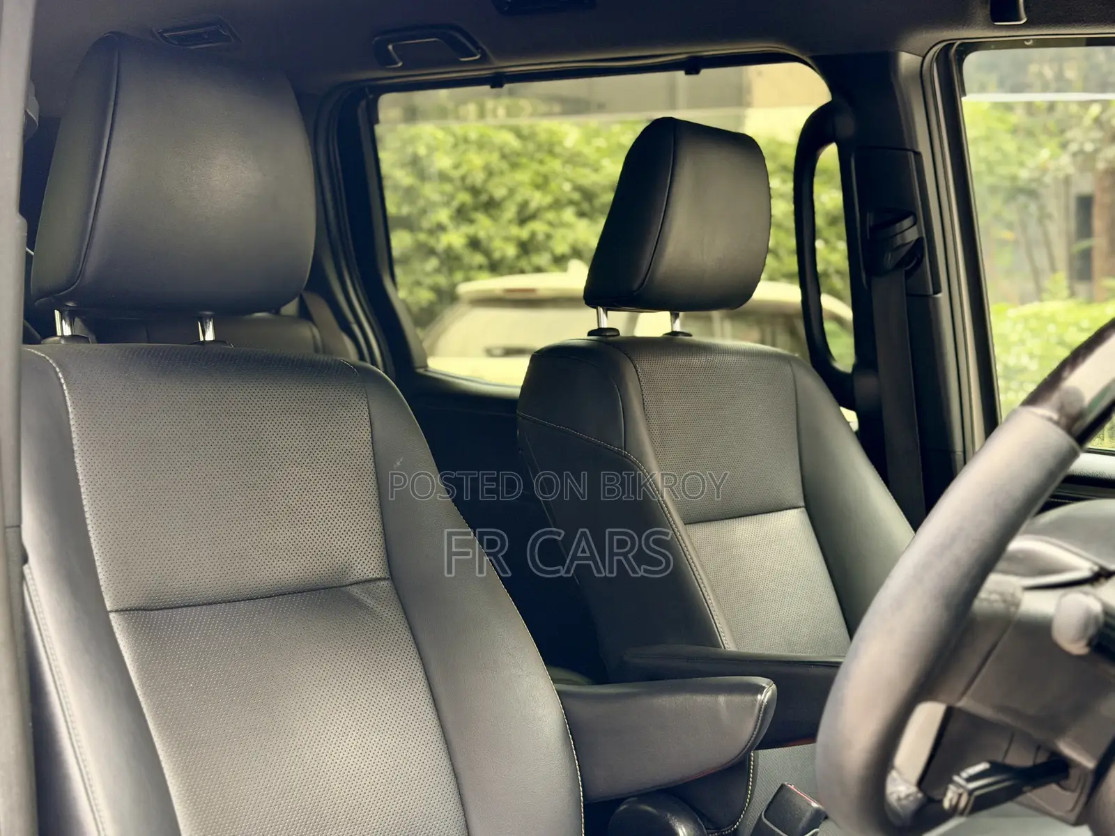 Toyota Esquire 1.8 Front-Wheel Drive Hybrid (7 Seater) 2018 Brown
