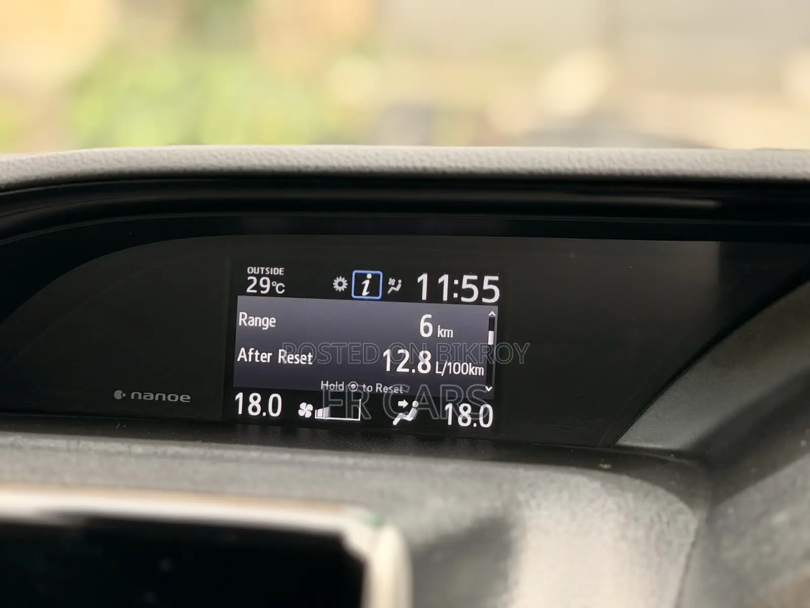 Toyota Esquire 1.8 Front-Wheel Drive Hybrid (7 Seater) 2018 Brown