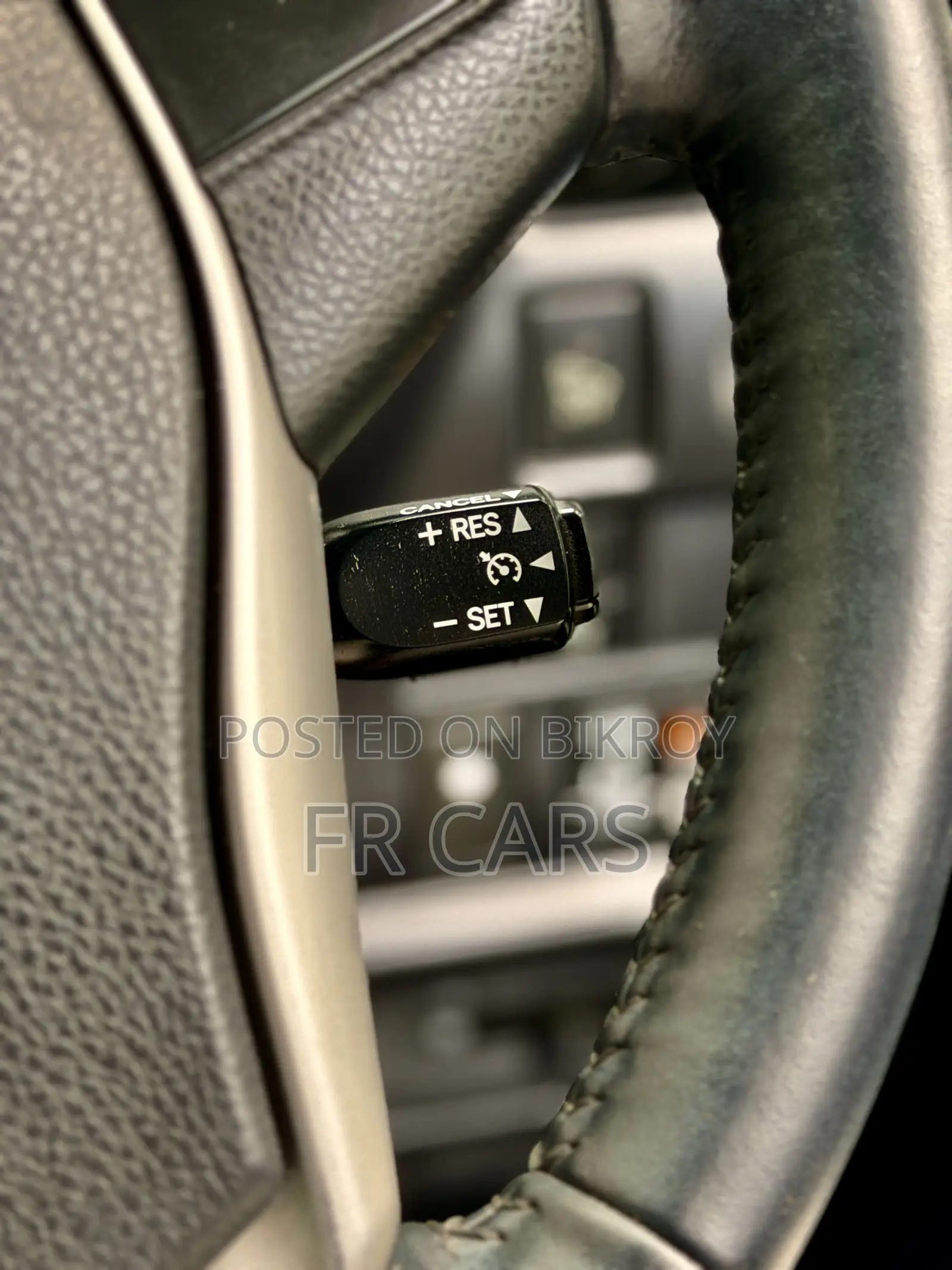 Toyota Esquire 1.8 Front-Wheel Drive Hybrid (7 Seater) 2018 Brown