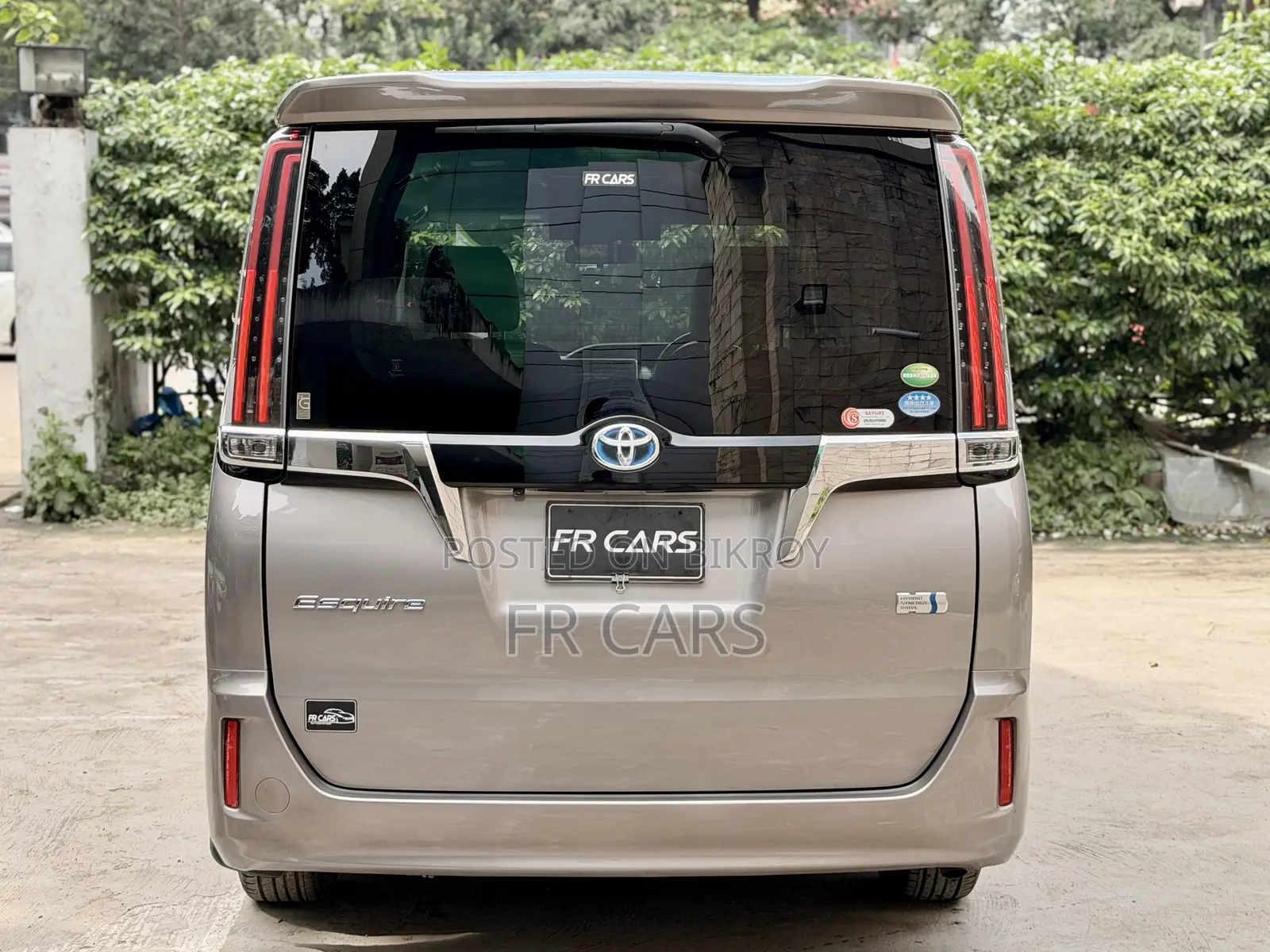 Toyota Esquire 1.8 Front-Wheel Drive Hybrid (7 Seater) 2018 Brown