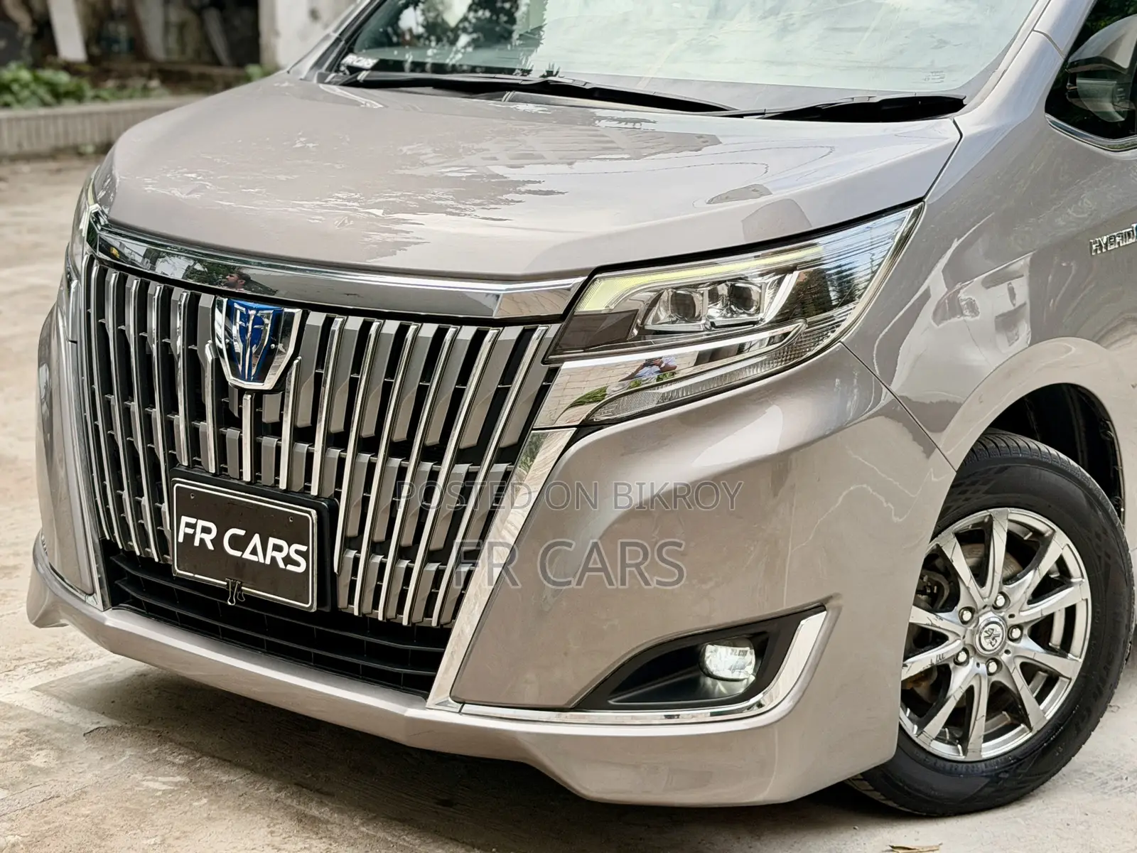 Toyota Esquire 1.8 Front-Wheel Drive Hybrid (7 Seater) 2018 Brown