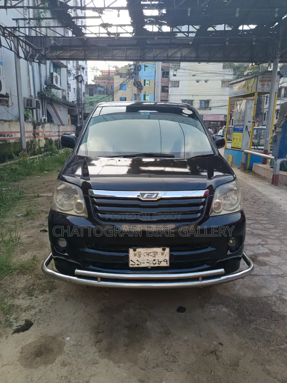 Toyota Noah 2004 Black
