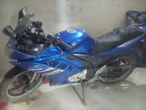 Yamaha R1 2010 Blue
