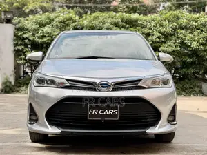 Toyota Corolla Fielder 1.5 Hybrid FWD 2019 Silver