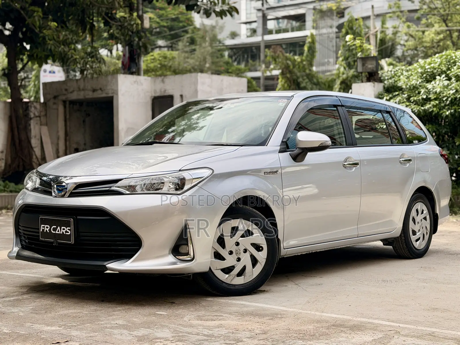 Toyota Corolla Fielder 1.5 Hybrid FWD 2019 Silver