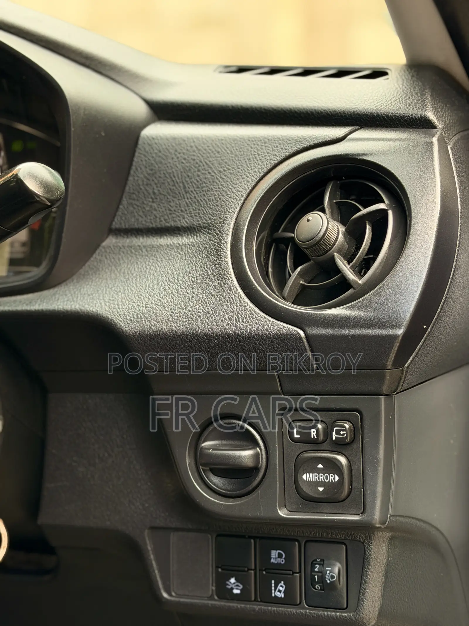 Toyota Corolla Fielder 1.5 Hybrid FWD 2019 Silver
