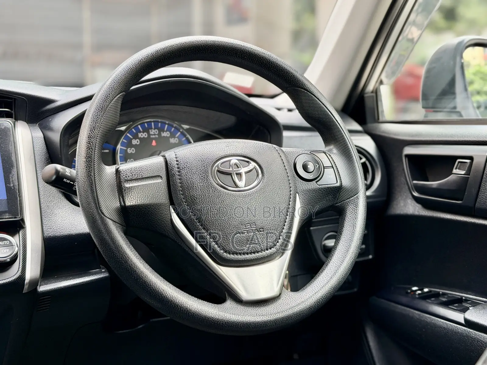 Toyota Corolla Fielder 1.5 Hybrid FWD 2019 Silver
