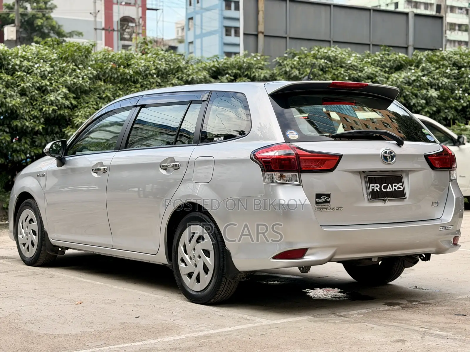 Toyota Corolla Fielder 1.5 Hybrid FWD 2019 Silver