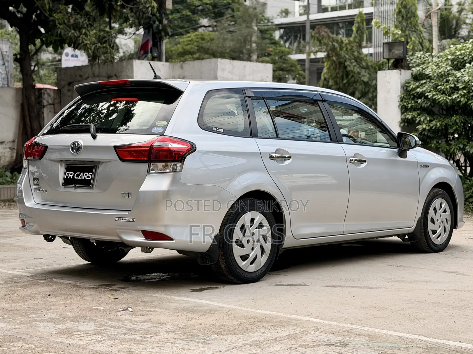 Toyota Corolla Fielder 1.5 Hybrid FWD 2019 Silver