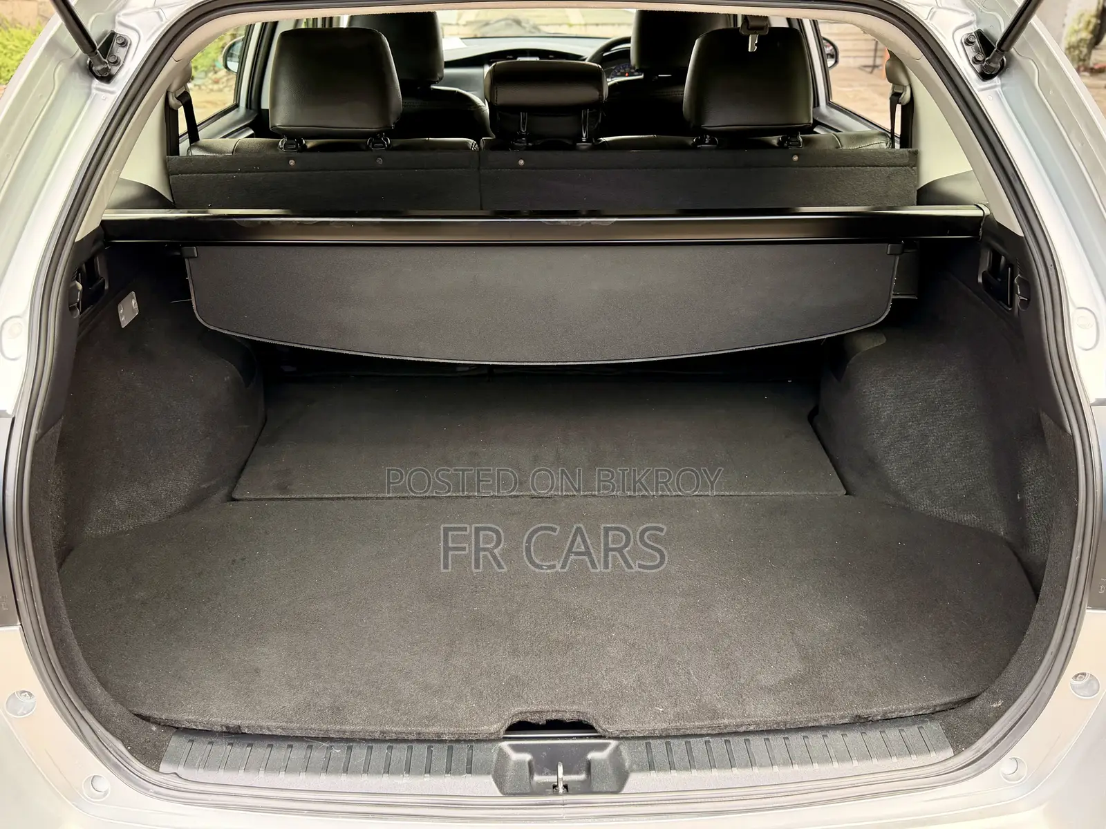 Toyota Corolla Fielder 1.5 Hybrid FWD 2019 Silver