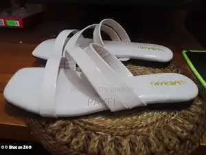 মেরাকি লেডিস স্যান্ডেল (সাইজ ৩৭) অব্যবহৃত