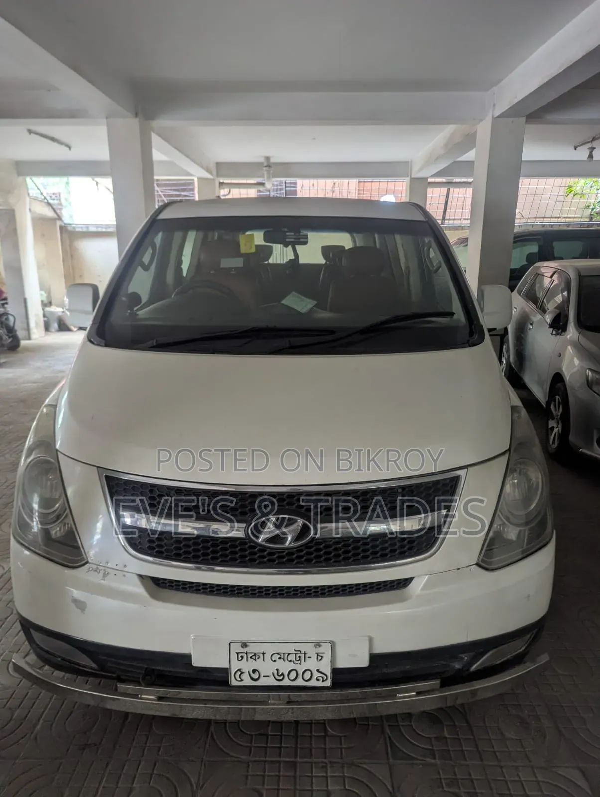 Hyundai H1 2011 White