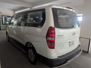 Hyundai H1 2011 White