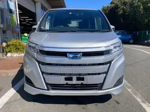 Toyota Noah 2021 Silver