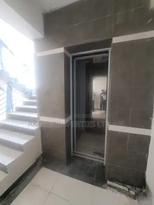 ইস্ট ওয়েস্ট এর বিপরীতে ৪ বেডরুমের অ্যাপার্টমেন্ট বিক্রয়