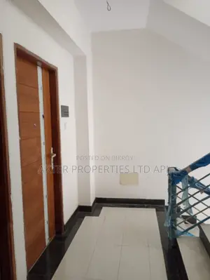 ইস্ট ওয়েস্ট এর বিপরীতে ৪ বেডরুমের অ্যাপার্টমেন্ট বিক্রয়