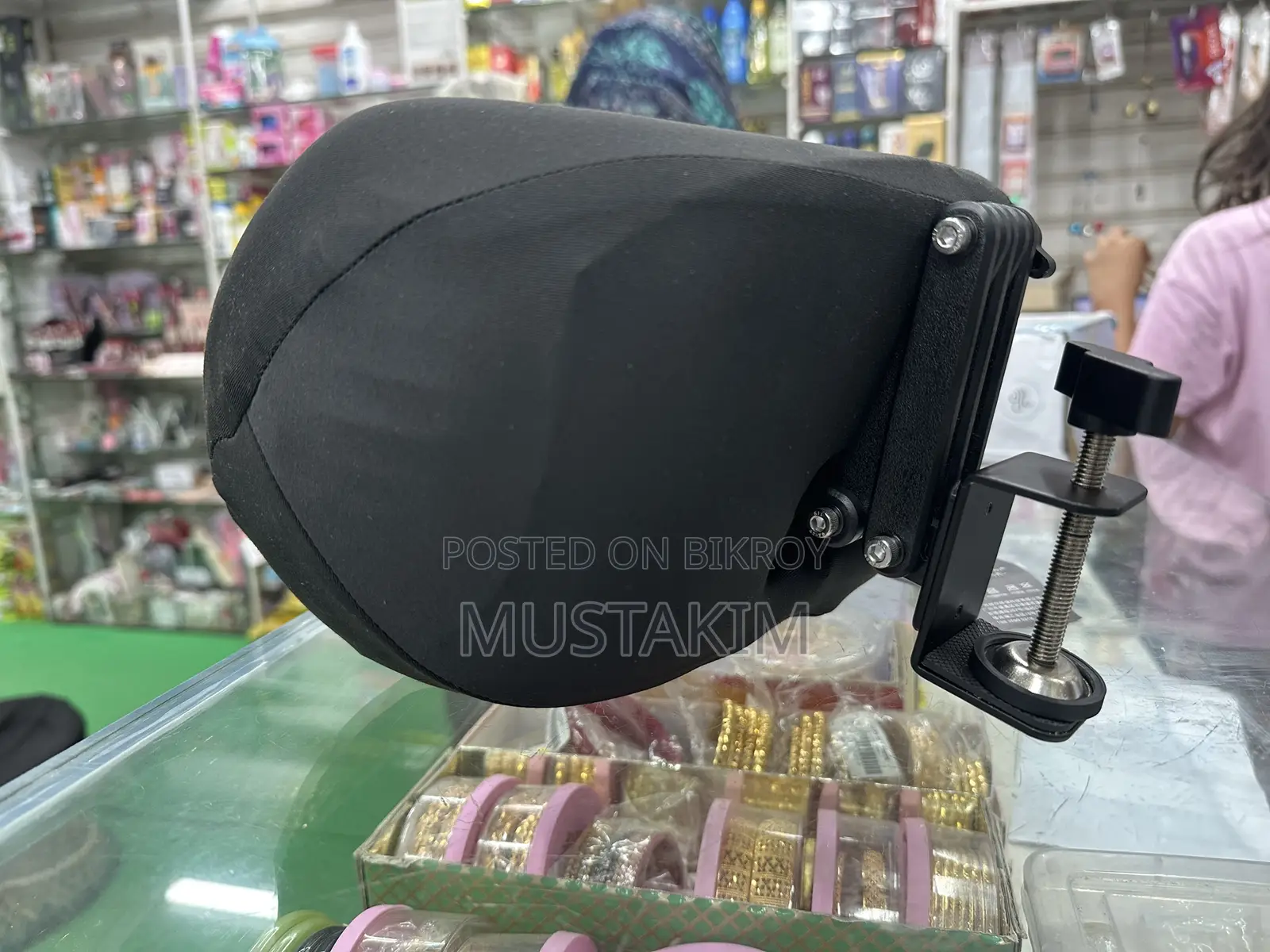 হেড রেস্ট চেয়ার
