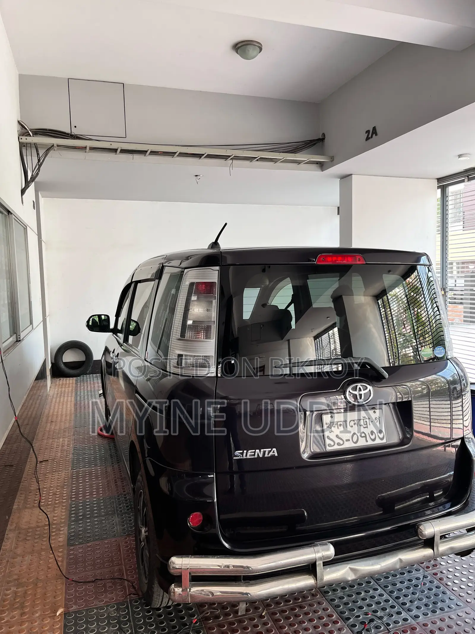 Toyota Sienta 2014 Maroon